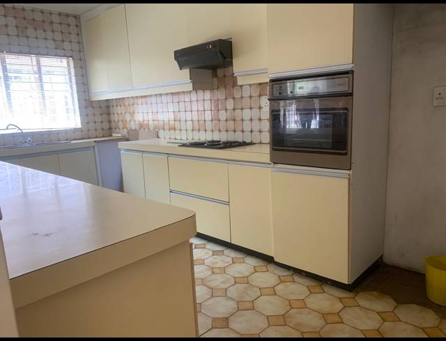 2 bed property to rent in POLLAK PARK